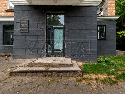 комерційна за адресою Петра Радченка вул., 25