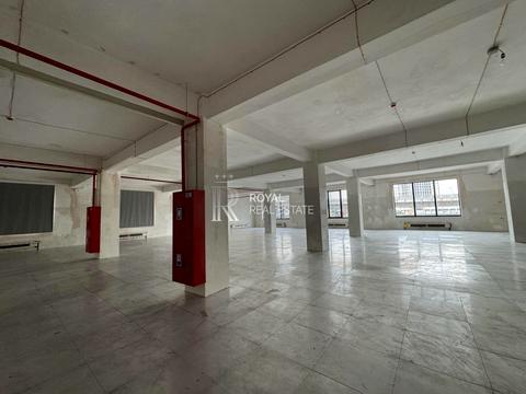 комерційна за адресою Науки просп., 1/2