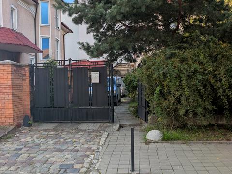 коммерческая по адресу Мельника ул. (Черняховского), 20