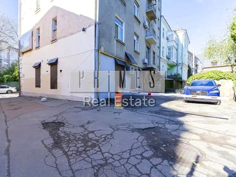 комерційна за адресою Кудрявська вул., 8-А