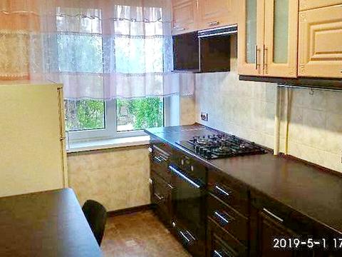 квартира за адресою Космонавтів вул., 142