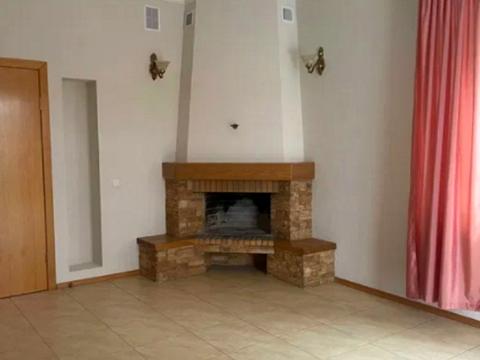 будинок за адресою с. Петропавлівська Борщагівка, Івана Багряного вул.