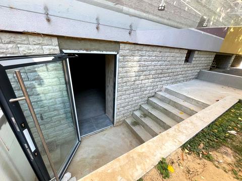 коммерческая по адресу вул. Тиха, 7