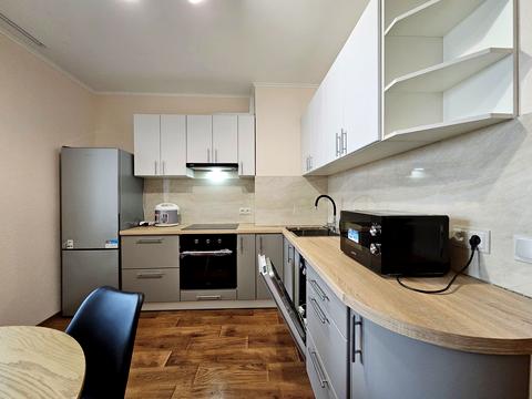 квартира за адресою Ревуцького вул., 54