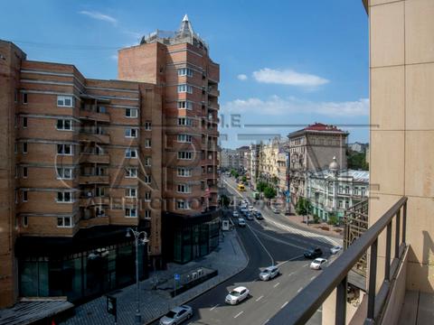 комерційна за адресою Велика Васильківська вул. (Червоноармійська), 5