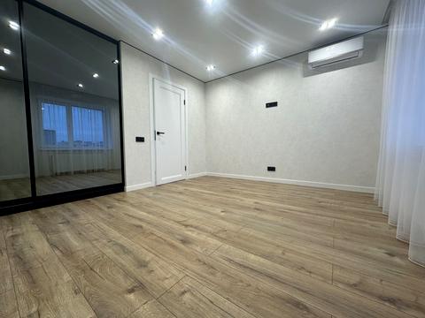 квартира за адресою Академіка Ющенка вул., 5