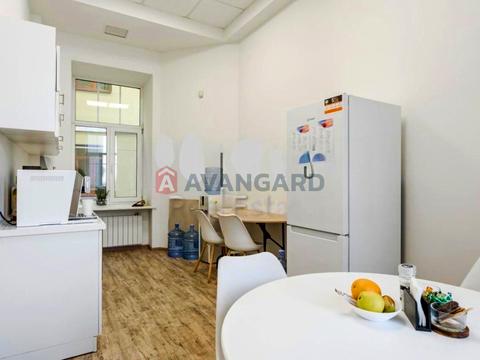 комерційна за адресою Контрактова пл., 10