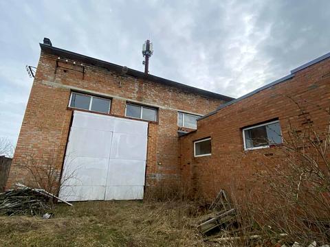 комерційна за адресою Вишнева, 8