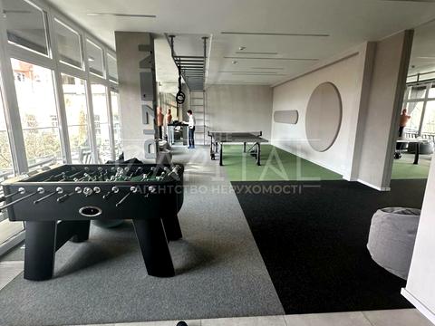 комерційна за адресою Борщагівська вул., 192