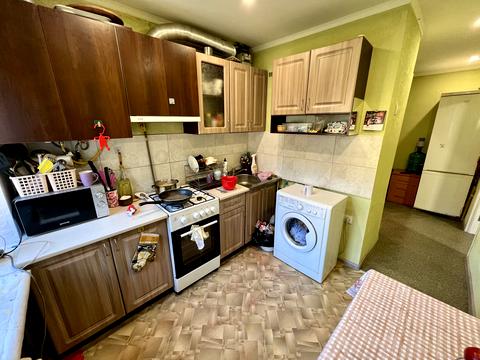 квартира за адресою Братів Дужих вул. (Володимира Комарова), 22