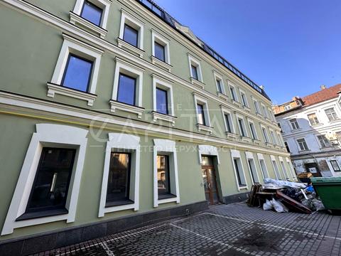 коммерческая по адресу Жилянская ул., 14б