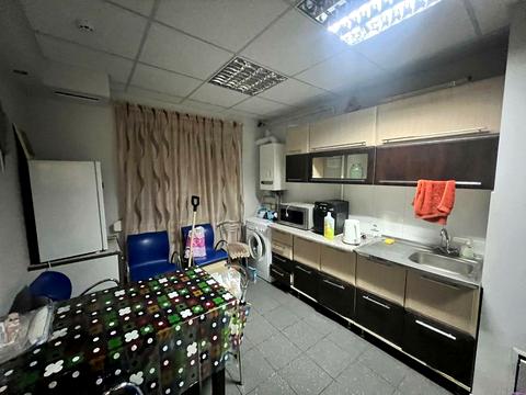 комерційна за адресою Новорічна вул., 73