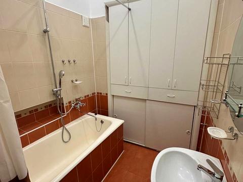 квартира по адресу Корнякта ул., 1