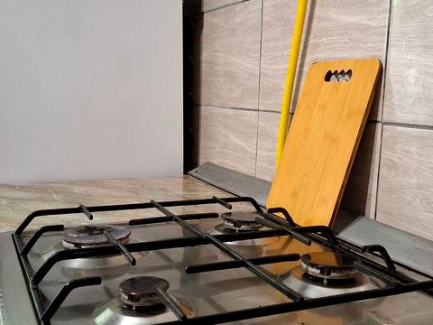 квартира за адресою Високовольтна вул., 8