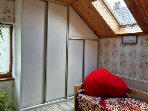 будинок за адресою с. Вишеньки, Центральна