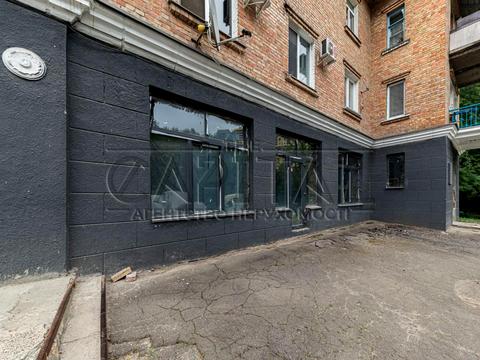 комерційна за адресою Петра Радченка вул., 25