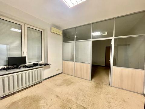 комерційна за адресою Олександра Кониського вул., 52-58