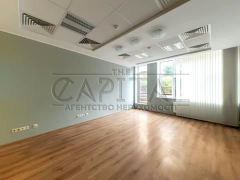 комерційна за адресою Дмитрівська вул., 94