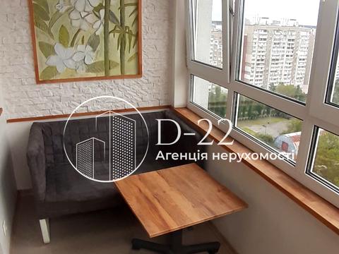 квартира за адресою Ревуцького вул., 7-В