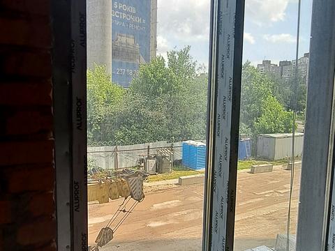 комерційна за адресою Академіка Заболотного вул., 1-Б
