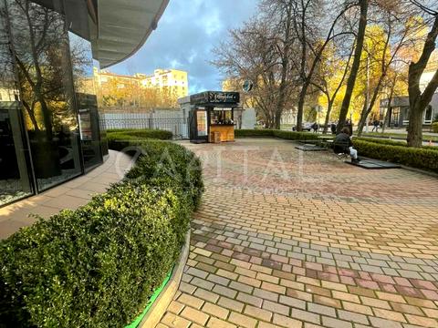 комерційна за адресою Польова вул., 24-Д