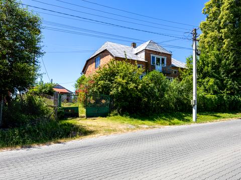будинок за адресою Центральна, 8