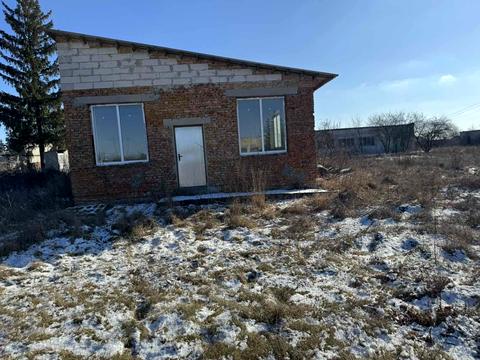 комерційна за адресою Шкільна вул., 1