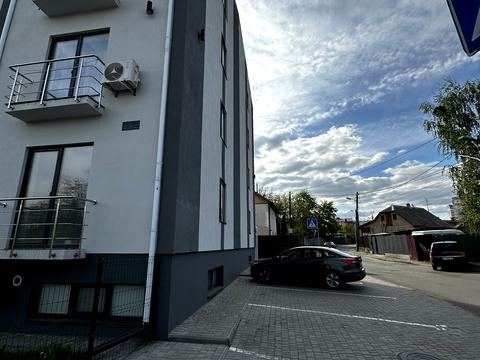 комерційна за адресою Осіння вул., 71