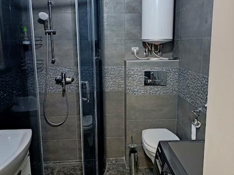 будинок за адресою Богатирська вул., 42