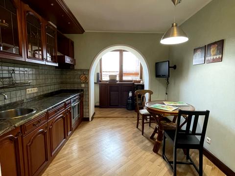 квартира за адресою Тарасівська вул., 20