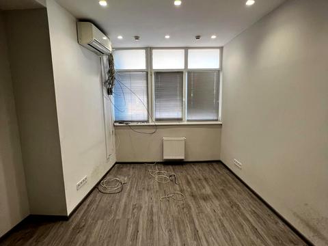 коммерческая по адресу Леси Украинки бульв., 23