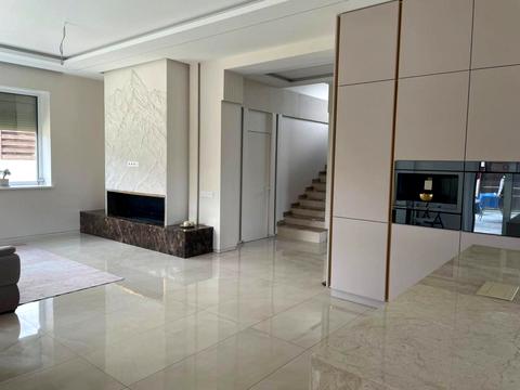 будинок за адресою с. Лісники, Захрестова вул.