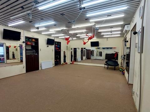 комерційна за адресою Вартових Неба вул. (Тобольська), 49