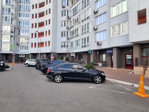 комерційна за адресою Єлизавети Чавдар вул., 1