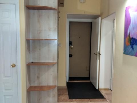 комерційна за адресою Шовковична вул., 7