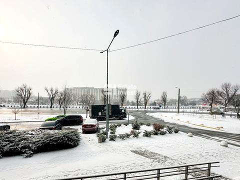 комерційна за адресою Банний, 1