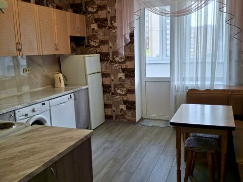 квартира за адресою Анни Ахматової вул., 35-А