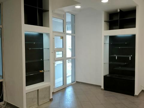 комерційна за адресою Незалежності вул., 32 а