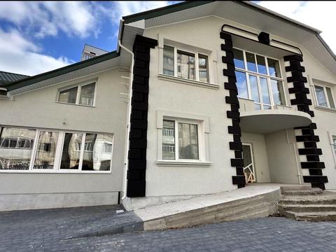будинок за адресою Подільська вул.