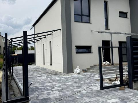 дом по адресу Степана Бандеры ул.