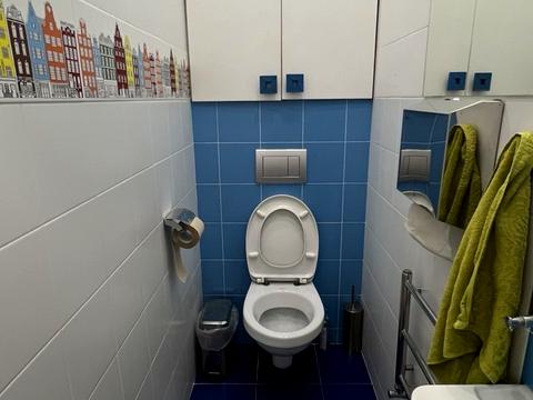 комерційна за адресою Авіаконструктора Ігоря Сікорського вул. (Танкова), 4-В