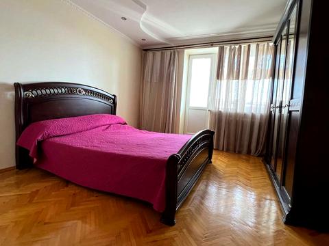 квартира за адресою Гната Хоткевича вул., 46