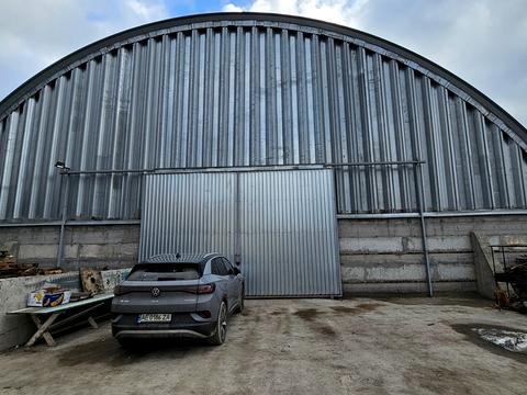 комерційна за адресою Маршала Малиновського вул., 102