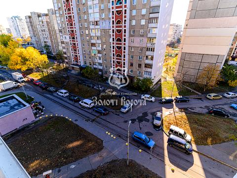 квартира за адресою Ревуцького вул., 24/4