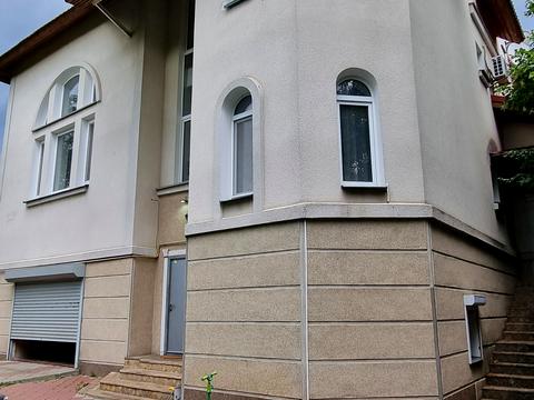 будинок за адресою Каштанова вул.