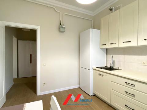квартира по адресу Строителей ул., 33