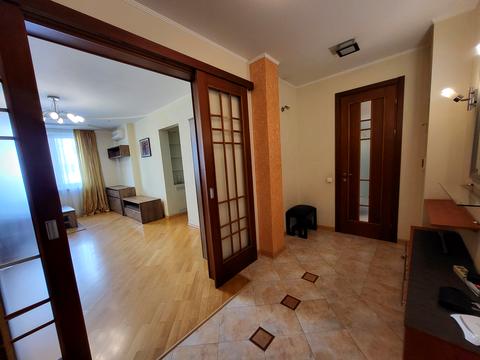 квартира за адресою Раїси Окіпної вул., 8