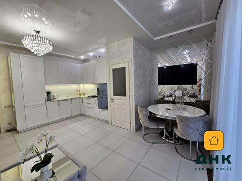 квартира за адресою Андрія Гулого-Гуленка вул. (Віце-адмірала Азарова), 6