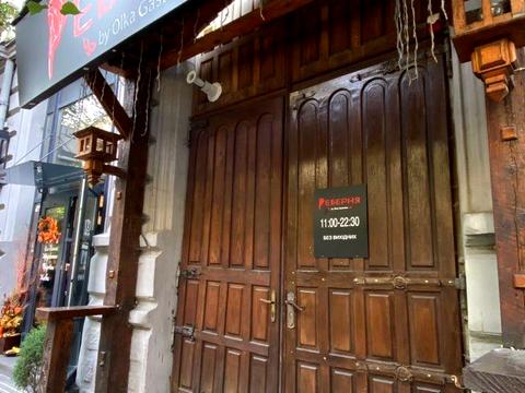 коммерческая по адресу Леся Курбаса ул., 2