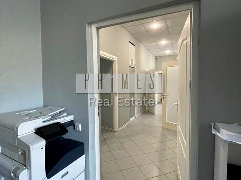 комерційна за адресою Еспланадна вул., 30